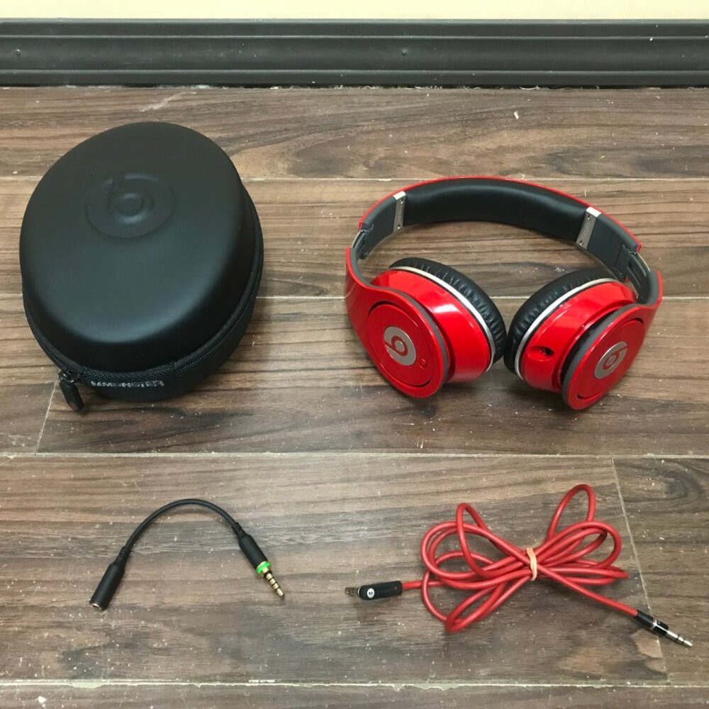Beats Headphones Head Phones Dr. Dre Studio Red Over Ear Wired Battery Powered